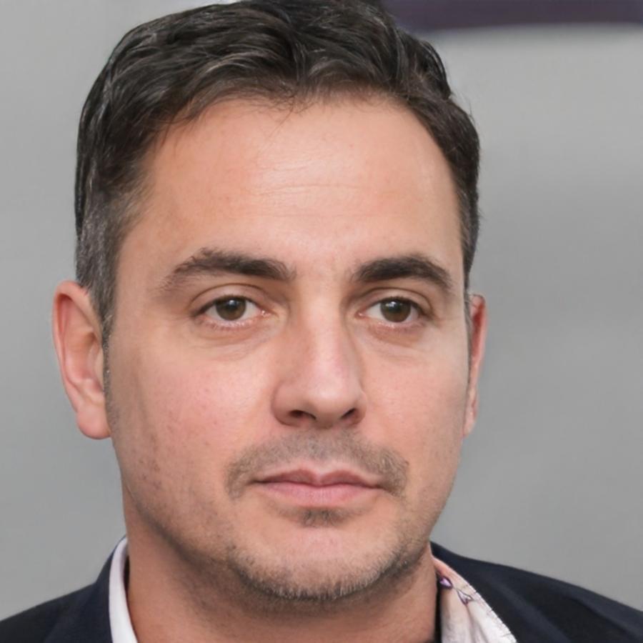 Porträt von Kursleiter Tobias Wehrle, Senior-Dozent für Computer Vision